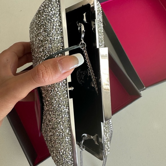Brand new Vince camuto clutch. - Picture 2 of 5